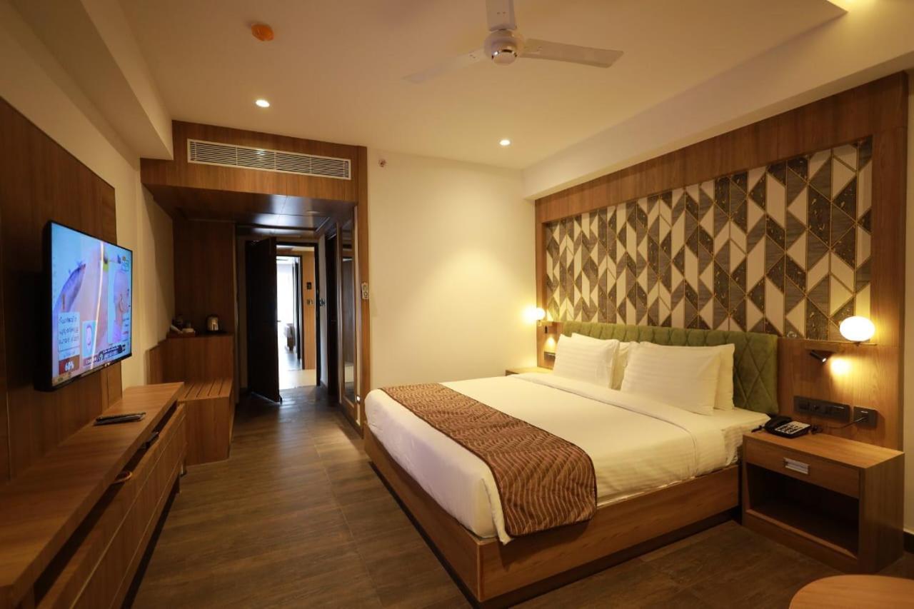 Hotel Mandarin Sky Kannur Exterior foto