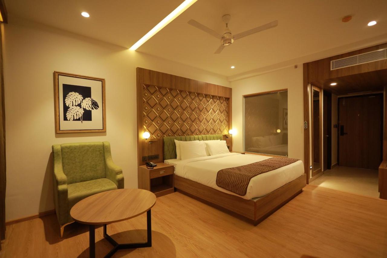 Hotel Mandarin Sky Kannur Exterior foto