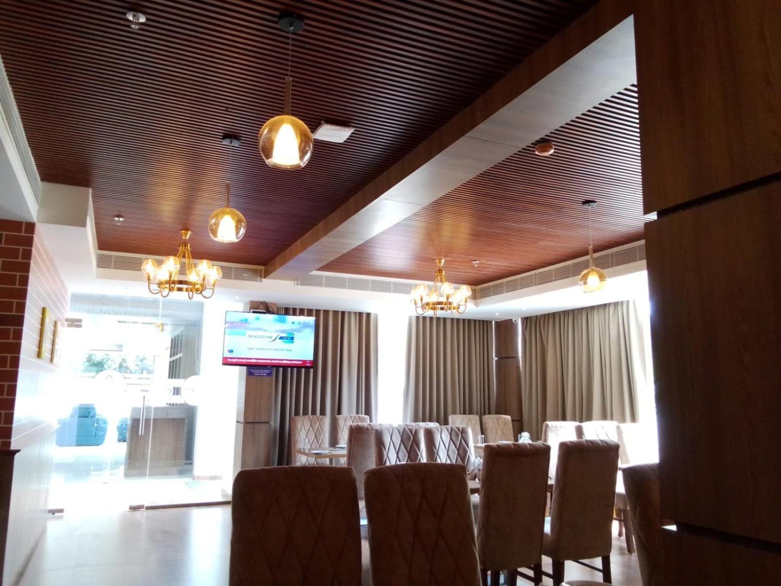 Hotel Mandarin Sky Kannur Exterior foto
