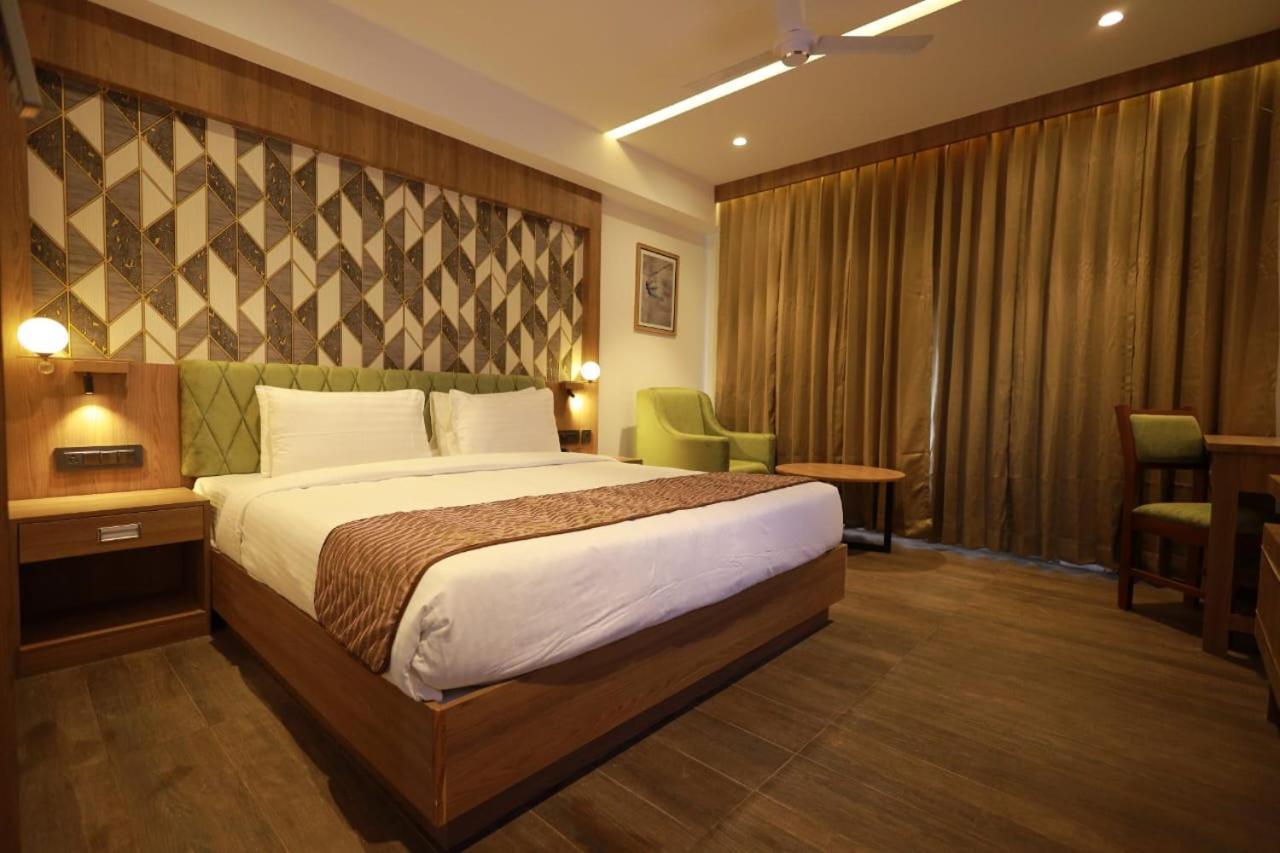Hotel Mandarin Sky Kannur Exterior foto